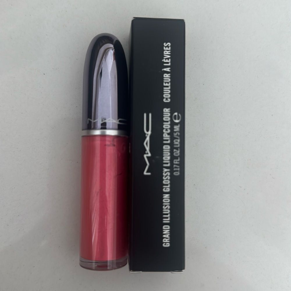 MAC GRAND ILLUSION GLOSSY LIQUID LIP COLOUR - SPOIL YOURSELF